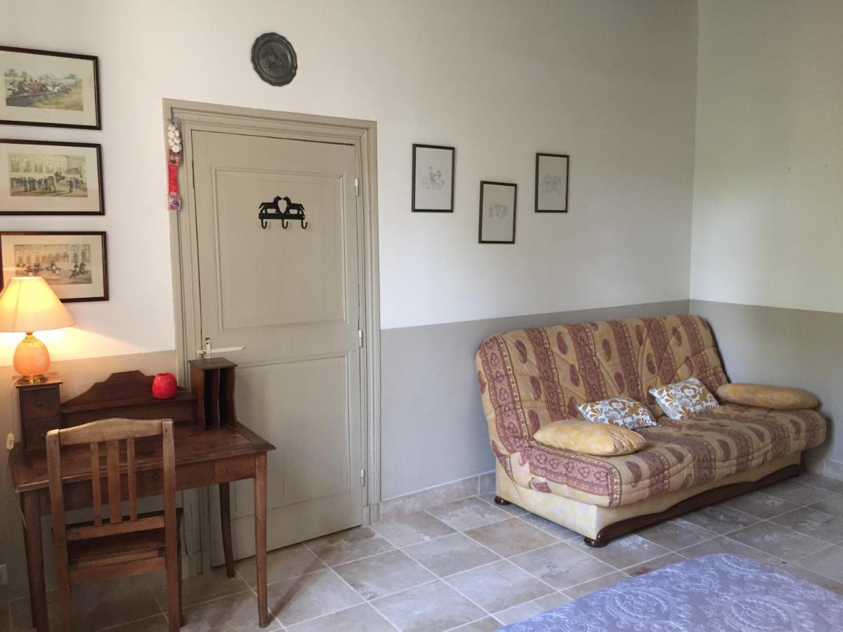 Les Huguets Bed & Breakfast Villeneuve-sur-Lot Dış mekan fotoğraf